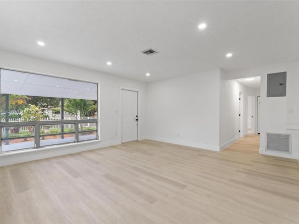 620 N 64th Ave, Hollywood FL 33024