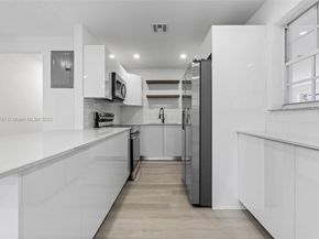620 N 64th Ave, Hollywood FL 33024