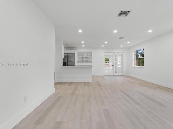 620 N 64th Ave, Hollywood FL 33024