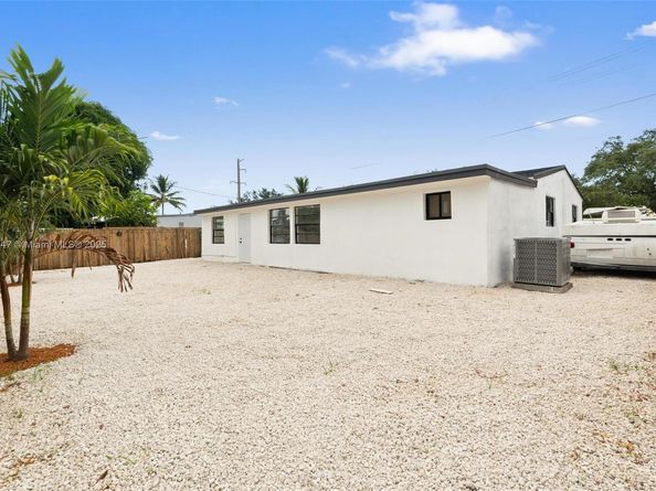 620 N 64th Ave, Hollywood FL 33024