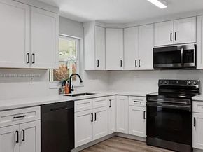 4260 NW 19th Ave, Oakland Park FL 33309
