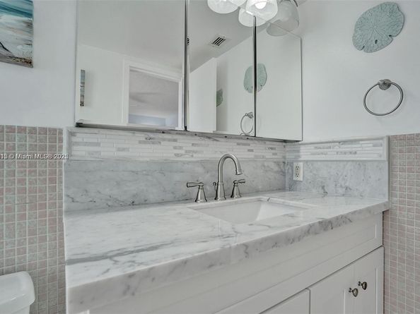 7620 Carlyle Ave 703, Miami Beach FL 33141