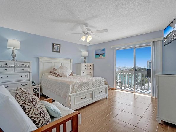 7620 Carlyle Ave 703, Miami Beach FL 33141