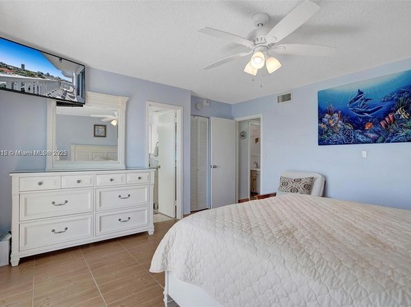 7620 Carlyle Ave 703, Miami Beach FL 33141