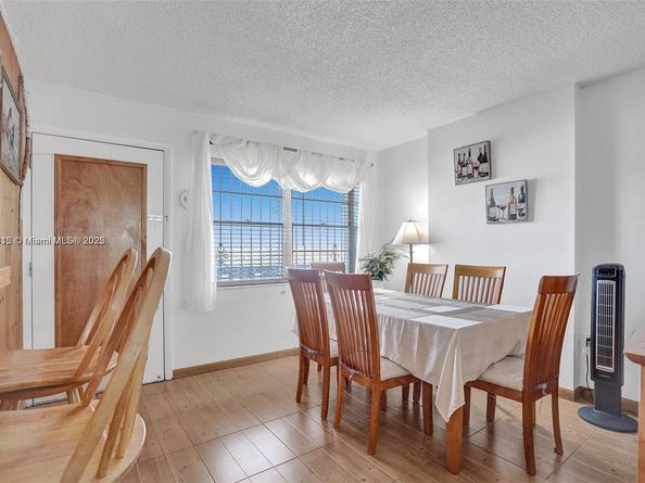 7620 Carlyle Ave 703, Miami Beach FL 33141