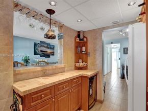 7620 Carlyle Ave 703, Miami Beach FL 33141