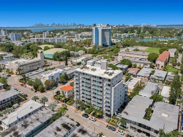 7620 Carlyle Ave 703, Miami Beach FL 33141