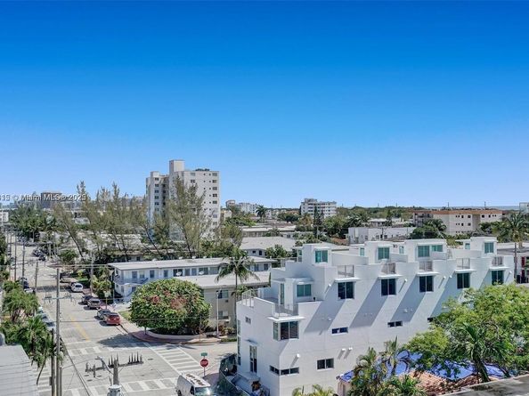 7620 Carlyle Ave 703, Miami Beach FL 33141