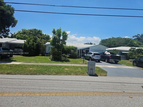 2801 NE 1st Ave, Pompano Beach FL 33064