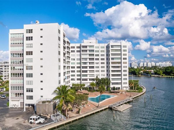 9102 W Bay Harbor Dr 2DW, Bay Harbor Islands FL 33154