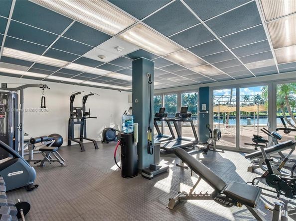 9102 W Bay Harbor Dr 2DW, Bay Harbor Islands FL 33154