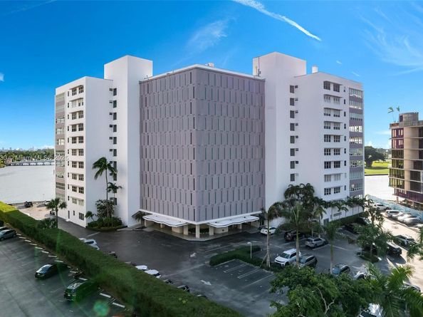 9102 W Bay Harbor Dr 2DW, Bay Harbor Islands FL 33154