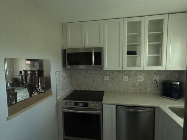 9400 Sunrise Lakes Blvd 305, Sunrise FL 33322