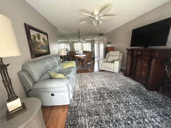 9400 Sunrise Lakes Blvd 305, Sunrise FL 33322