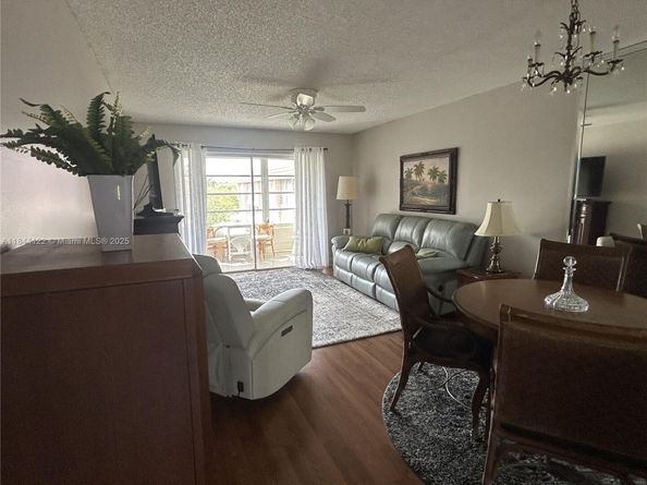 9400 Sunrise Lakes Blvd 305, Sunrise FL 33322