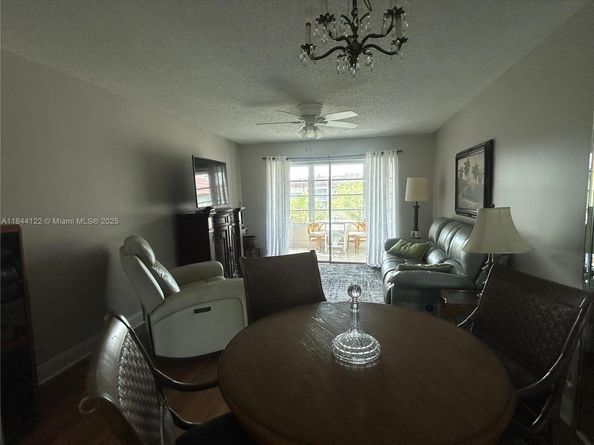 9400 Sunrise Lakes Blvd 305, Sunrise FL 33322