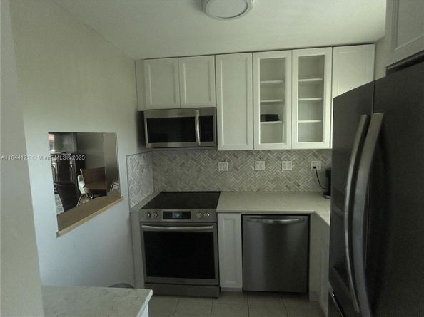 9400 Sunrise Lakes Blvd 305, Sunrise FL 33322