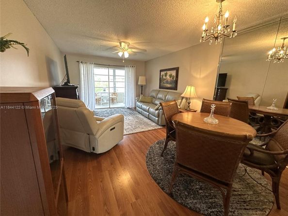 9400 Sunrise Lakes Blvd 305, Sunrise FL 33322