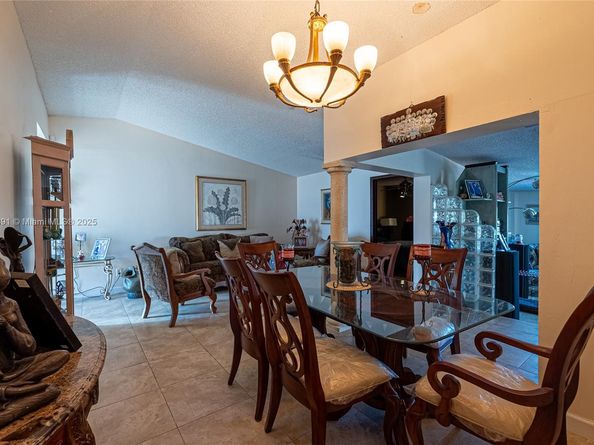 12421 SW 193rd St, Miami FL 33177