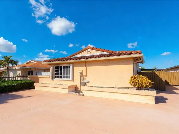 12421 SW 193rd St, Miami FL 33177