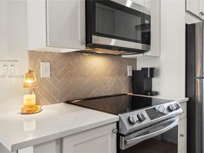 2200 Diana Dr 205, Hallandale Beach FL 33009