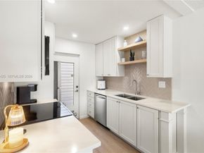 2200 Diana Dr 205, Hallandale Beach FL 33009