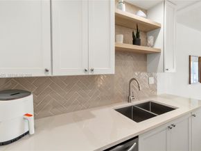 2200 Diana Dr 205, Hallandale Beach FL 33009