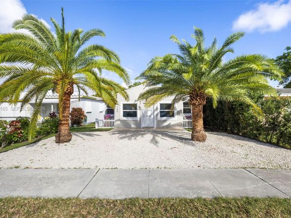 1627 Moffett St, Hollywood FL 33020