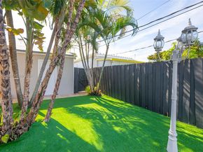 1627 Moffett St, Hollywood FL 33020