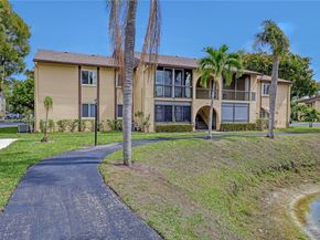 339 Pine Ridge Cir D1, Green Acres FL 33463