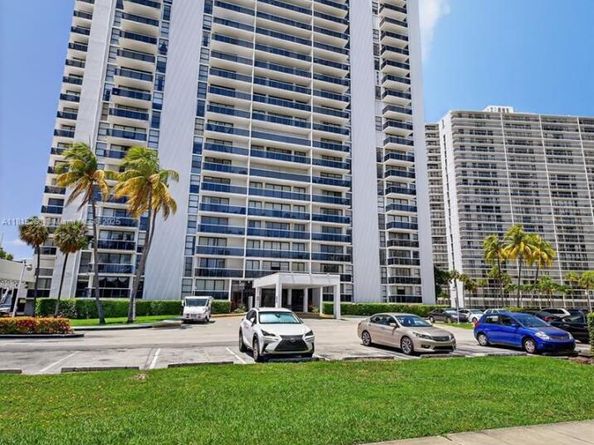 3675 N Country Club Dr 401, Aventura FL 33180