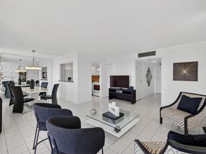 3675 N Country Club Dr 401, Aventura FL 33180