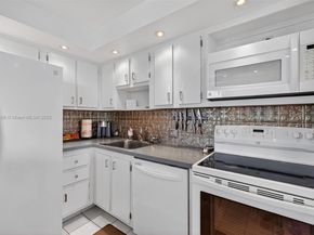3675 N Country Club Dr 401, Aventura FL 33180