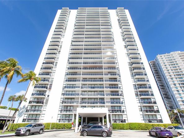 3675 N Country Club Dr 401, Aventura FL 33180