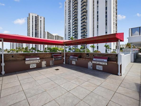 3675 N Country Club Dr 401, Aventura FL 33180