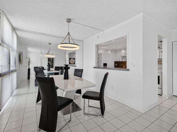 3675 N Country Club Dr 401, Aventura FL 33180