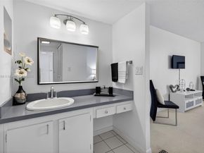 3675 N Country Club Dr 401, Aventura FL 33180