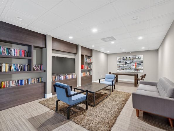 3675 N Country Club Dr 401, Aventura FL 33180