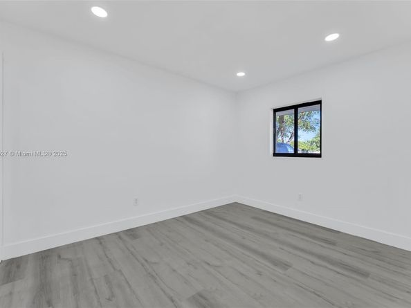 4520 NW 198th St, Miami Gardens FL 33055