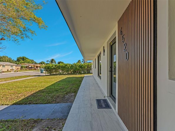 4520 NW 198th St, Miami Gardens FL 33055
