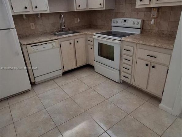 22605 SW 66th Ave 409, Boca Raton FL 33428