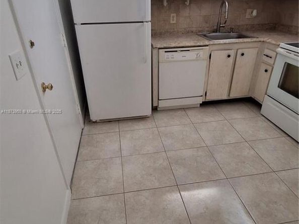 22605 SW 66th Ave 409, Boca Raton FL 33428