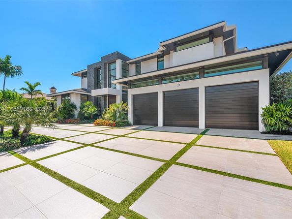 22 Isla Bahia Dr, Fort Lauderdale FL 33316