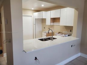 215 SE 3rd Ave 302D, Hallandale Beach FL 33009