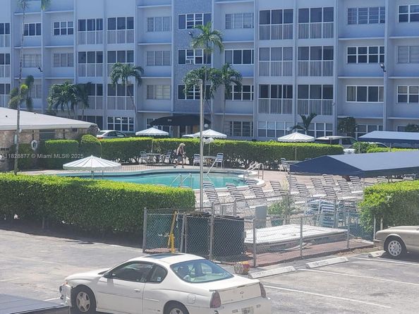 215 SE 3rd Ave 302D, Hallandale Beach FL 33009