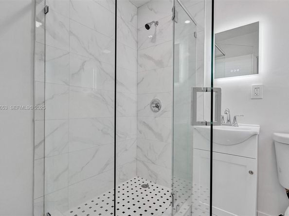 1041 NE 169th St, Miami FL 33162