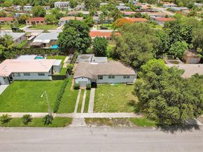 1041 NE 169th St, Miami FL 33162