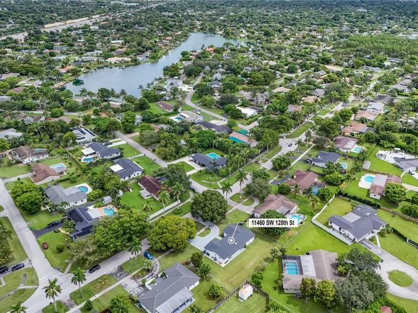 11460 SW 128th St, Miami FL 33176