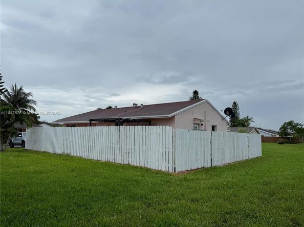 13821 SW 42nd Ter, Miami FL 33175