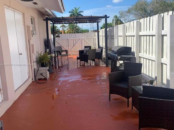 13821 SW 42nd Ter, Miami FL 33175
